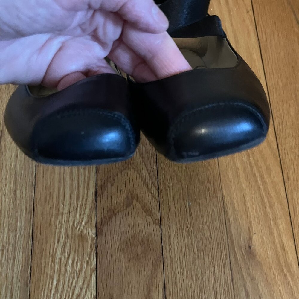 Mandalaye Elastic Criss-Cross Ankle Strap Ballet Flats - Picture 5 of 6